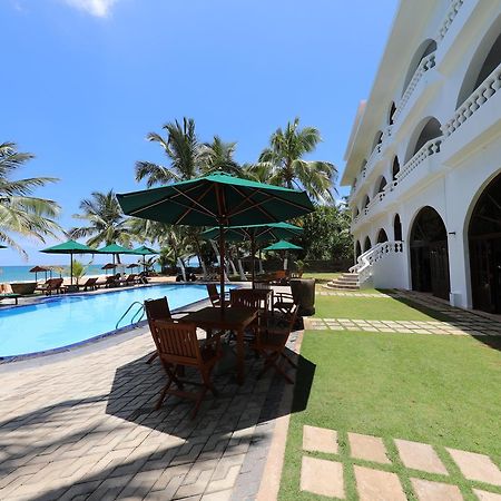 Joe'S Resort Bentota Exterior photo
